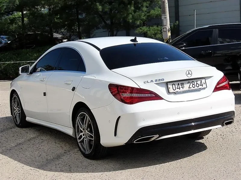 Mercedes-Benz CLA 220 AMG LINE, снимка 3 - Автомобили и джипове - 55000979