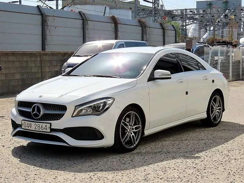 Mercedes-Benz CLA 220 AMG LINE, снимка 2 - Автомобили и джипове - 55000979