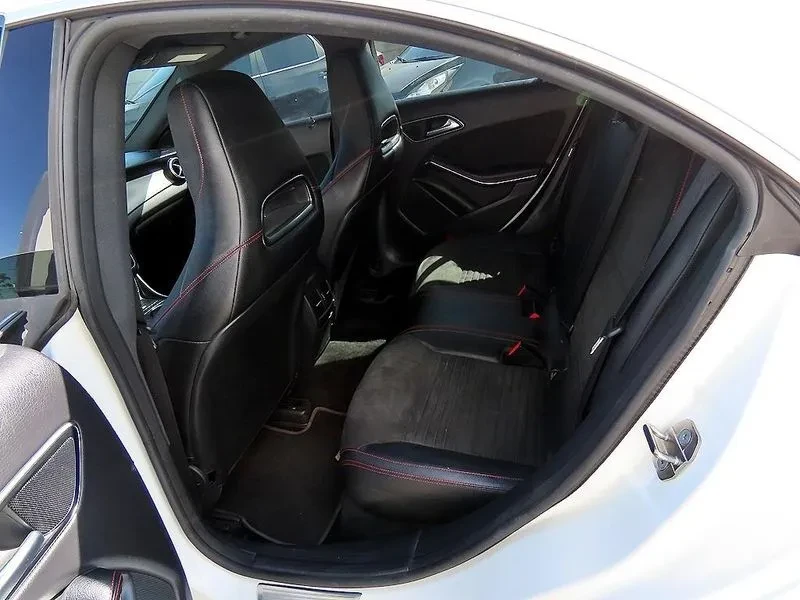 Mercedes-Benz CLA 220 AMG LINE, снимка 6 - Автомобили и джипове - 55000979