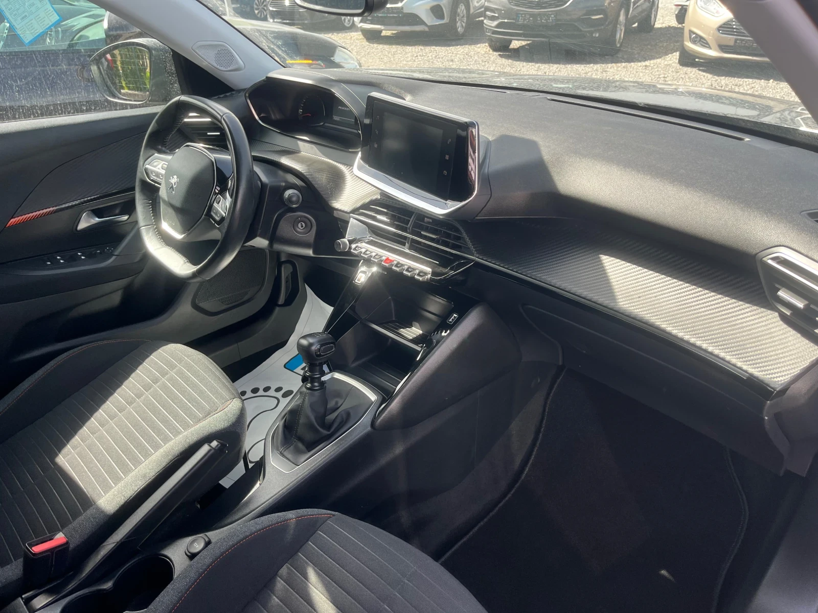 Peugeot 2008 1.5 BlueHDI, Allure, Navi, Led, Kamera - изображение 9