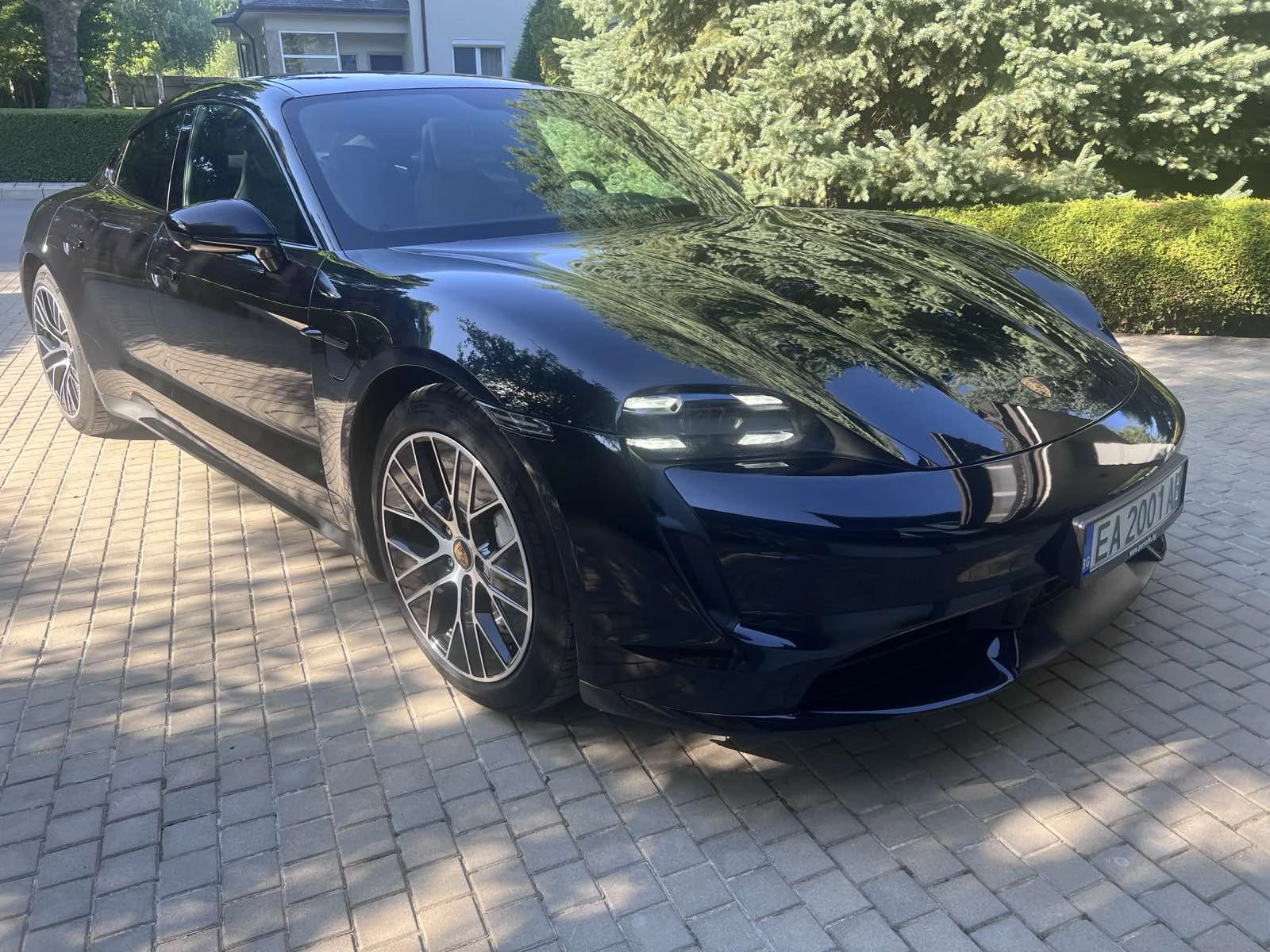 Porsche Taycan Turbo - изображение 2