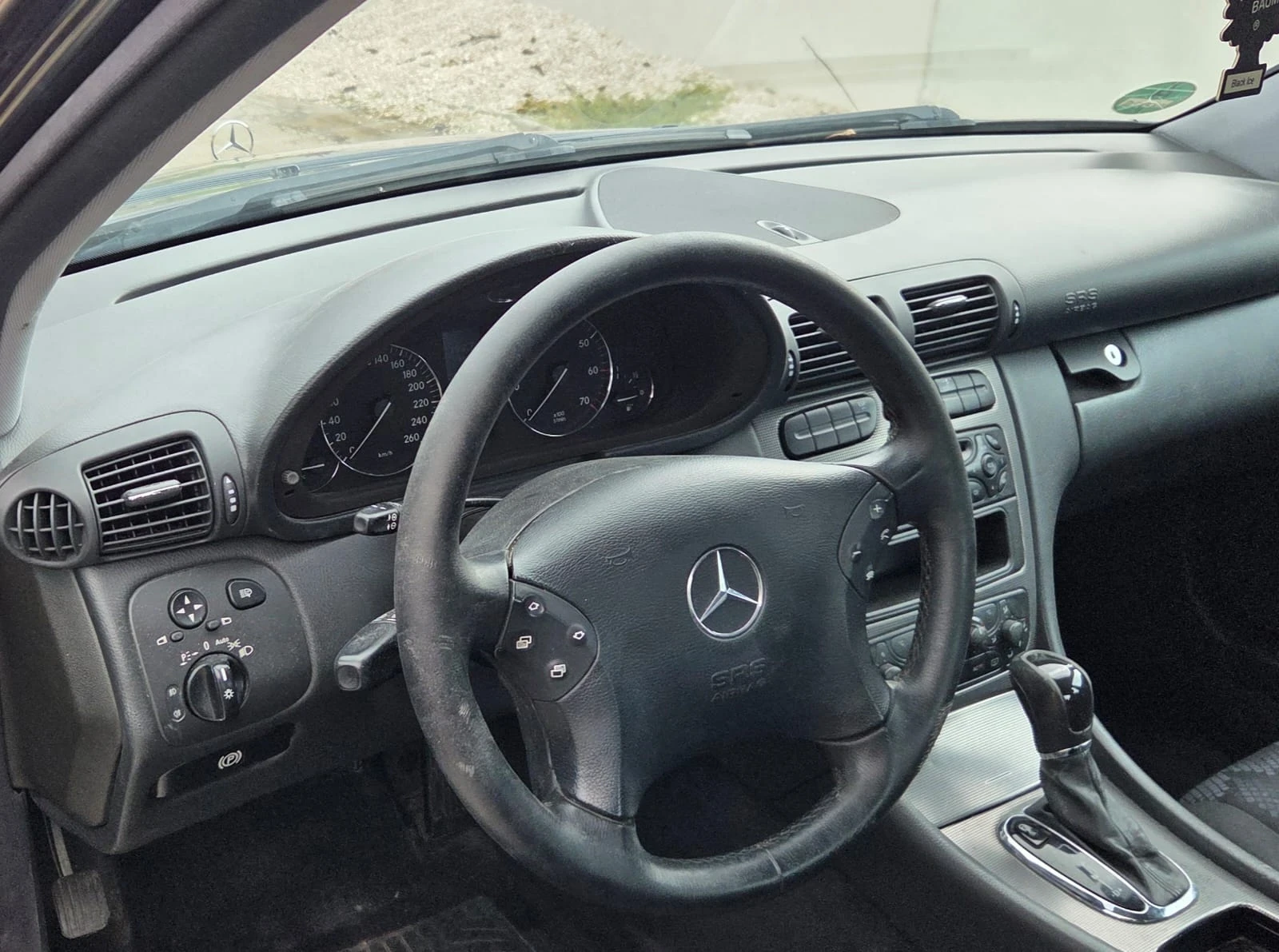 Mercedes-Benz C 180  - изображение 7