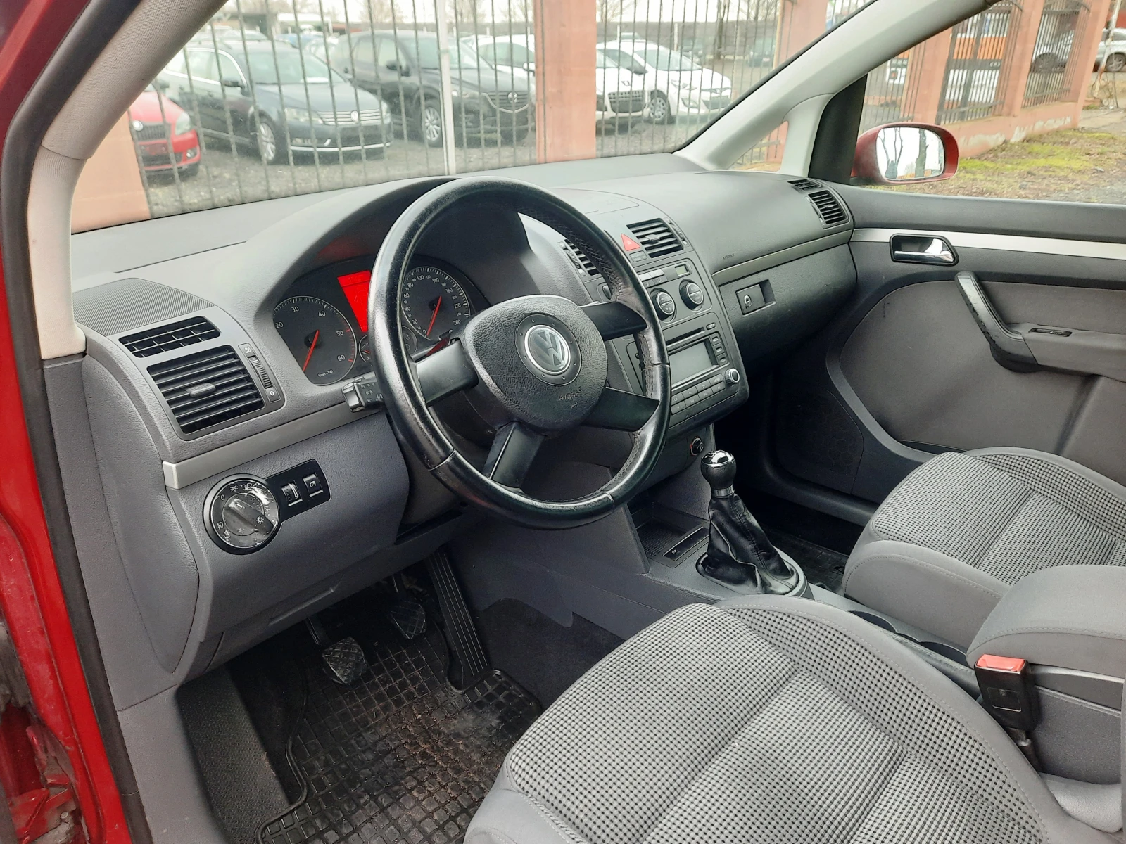 VW Touran 1.9TDI 105ps. - изображение 8