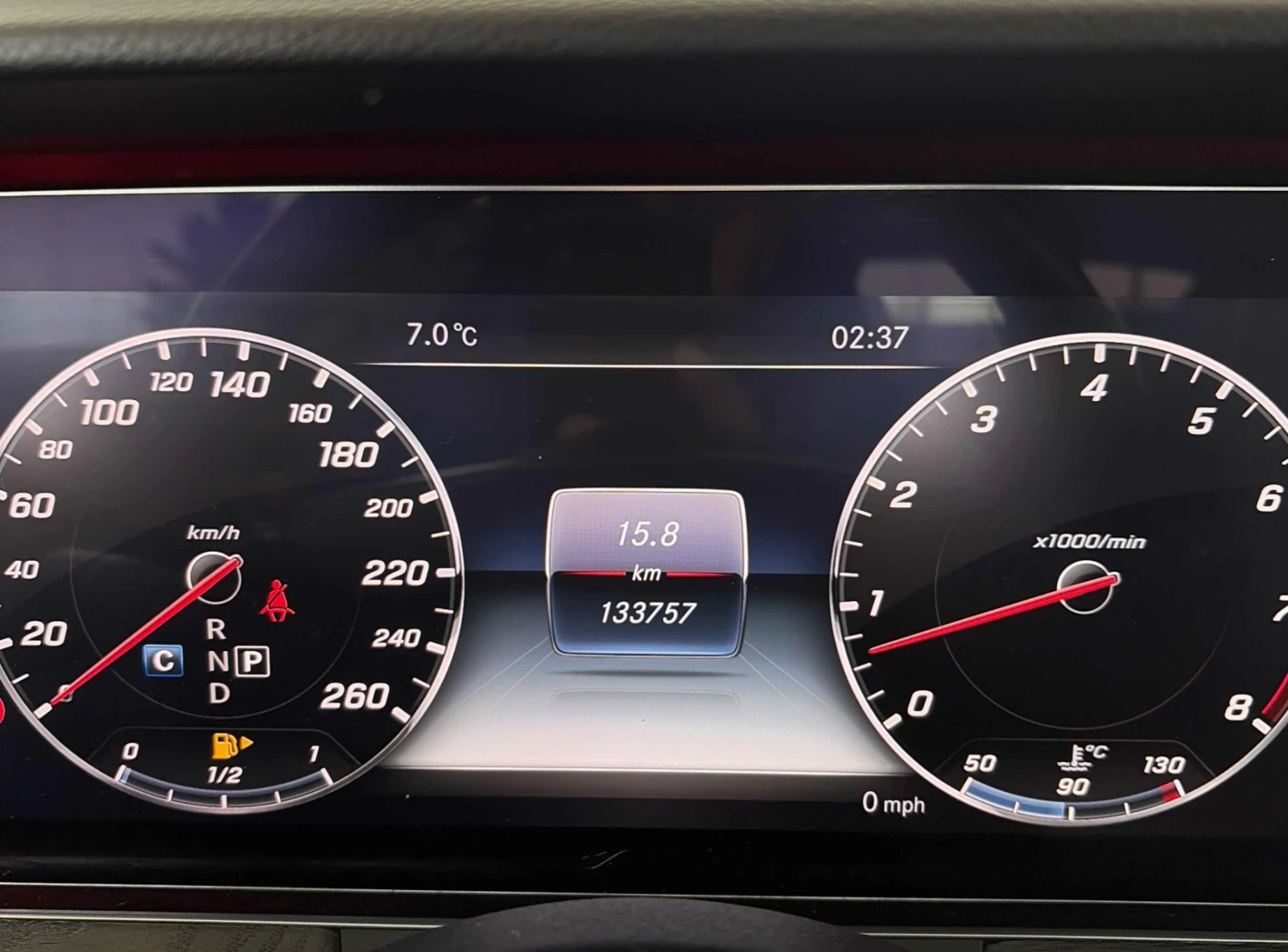 Mercedes-Benz E 400 4MATIC* КОжа* Подгрев* Кейлес* Blind Spot* ВИДЕО, снимка 8 - Автомобили и джипове - 53988986