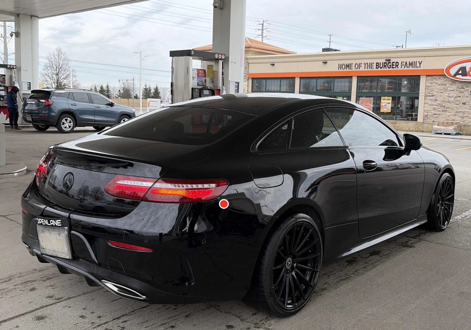 Mercedes-Benz E 400 4MATIC* КОжа* Подгрев* Кейлес* Blind Spot* ВИДЕО, снимка 3 - Автомобили и джипове - 53988986