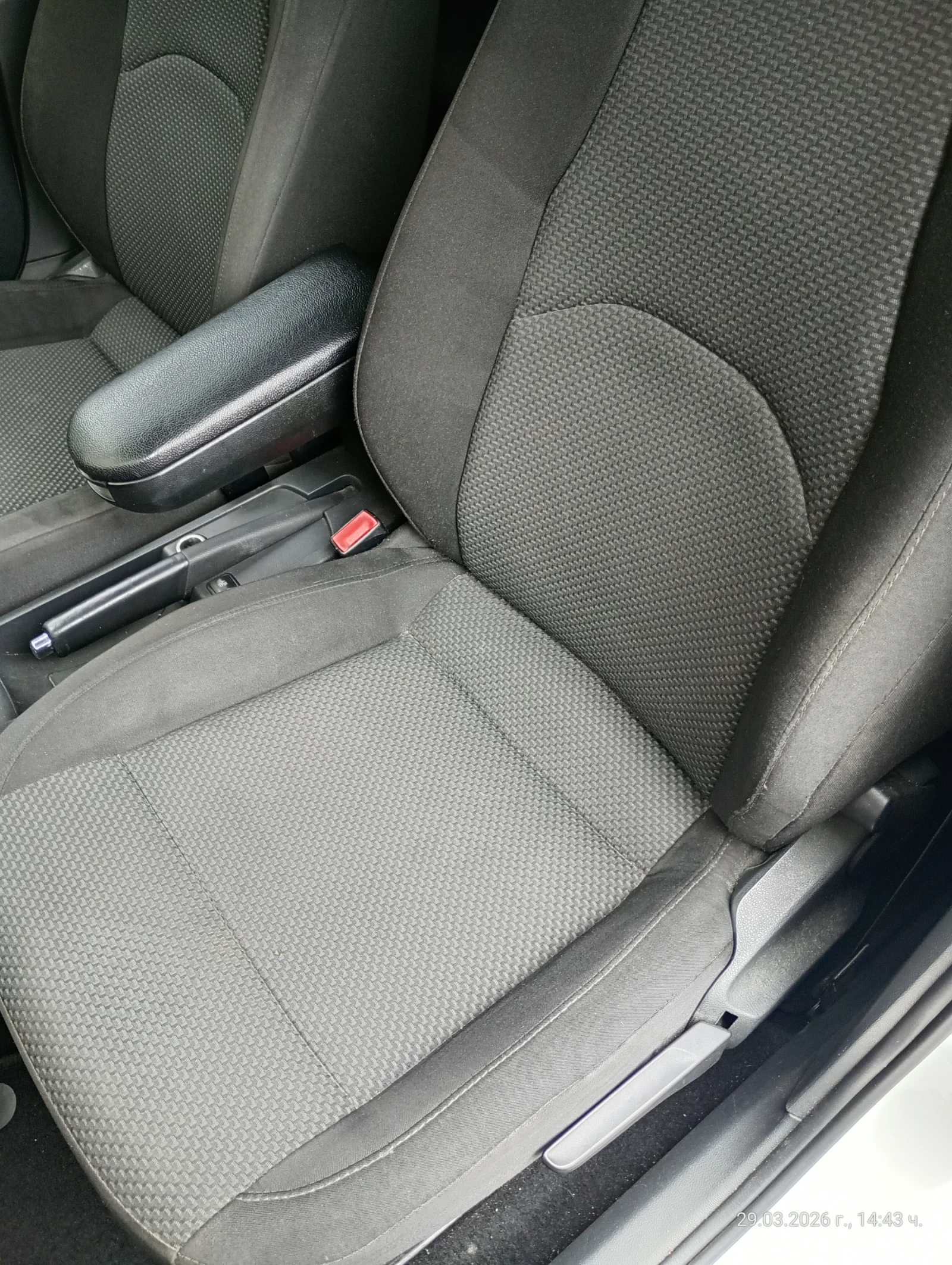 Seat Toledo 1.6 tdi, 105 k.s. navi, снимка 15 - Автомобили и джипове - 54074323