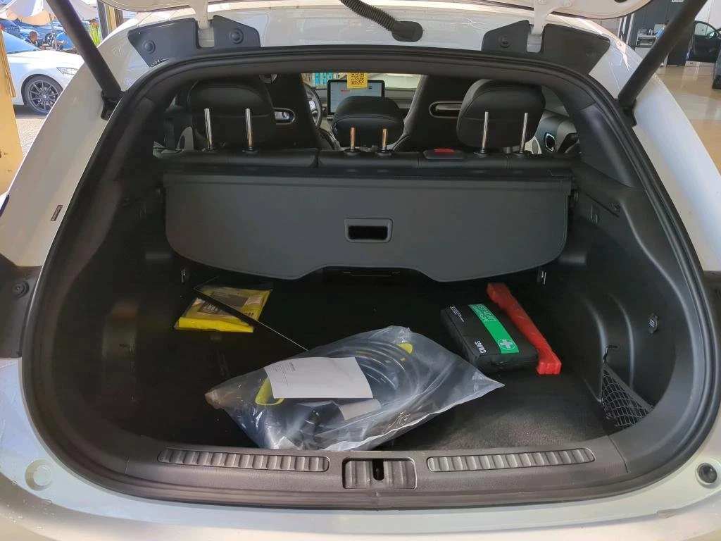 Smart #3 Electric , снимка 9 - Автомобили и джипове - 54343306