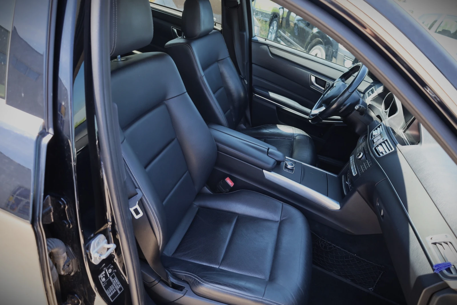 Mercedes-Benz E 200 БЛУЕТЕК, снимка 10 - Автомобили и джипове - 54602600