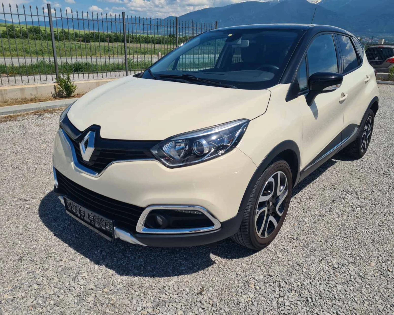 Renault Captur 1.5dci .EVRO.6.Navi/Кожа/Камера, снимка 12 - Автомобили и джипове - 54900676
