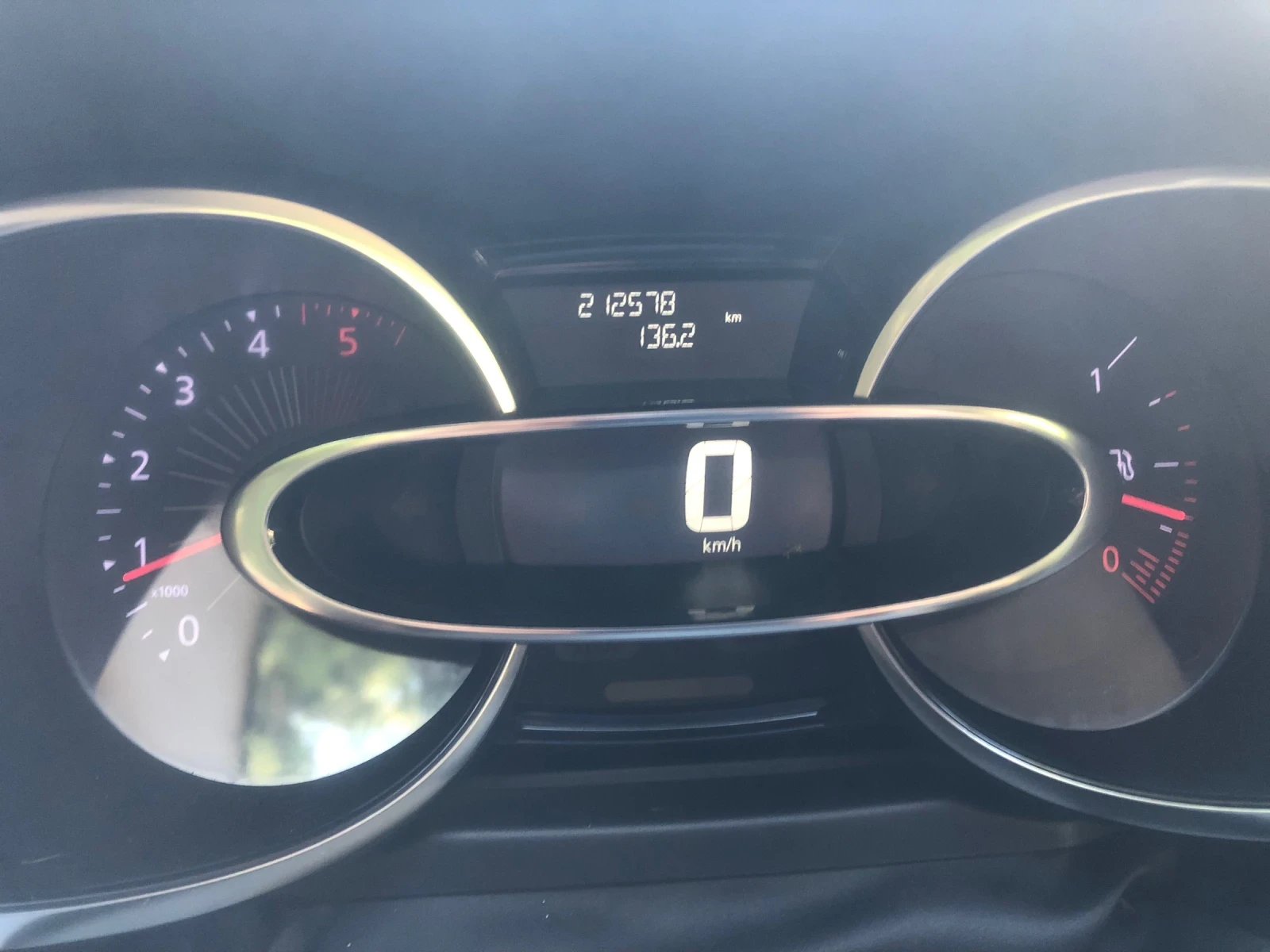 Renault Clio CarPlay/Navi/Camera/Keyless Go/Internet/Multimedia, снимка 13 - Автомобили и джипове - 55061372
