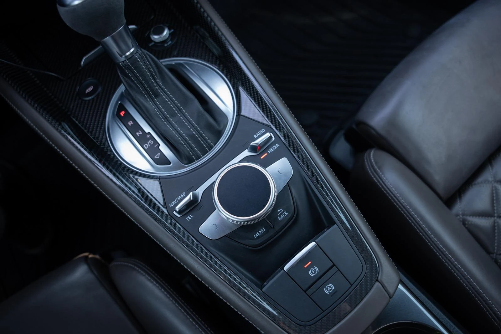 Audi Tt RS/600ХHP/CARBON/DIGITAL/SCORPION-EXAUST, снимка 16 - Автомобили и джипове - 55117169