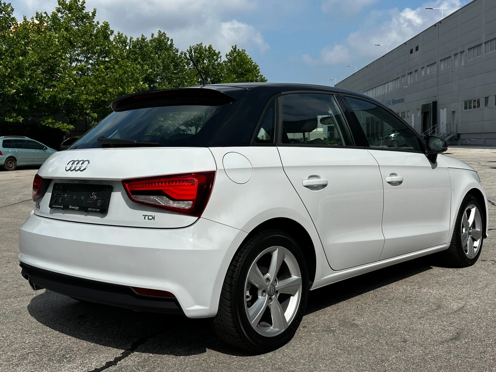 Audi A1 S-line/Sportback/Автоматик/ГАРАНЦИЯ, снимка 5 - Автомобили и джипове - 55141452