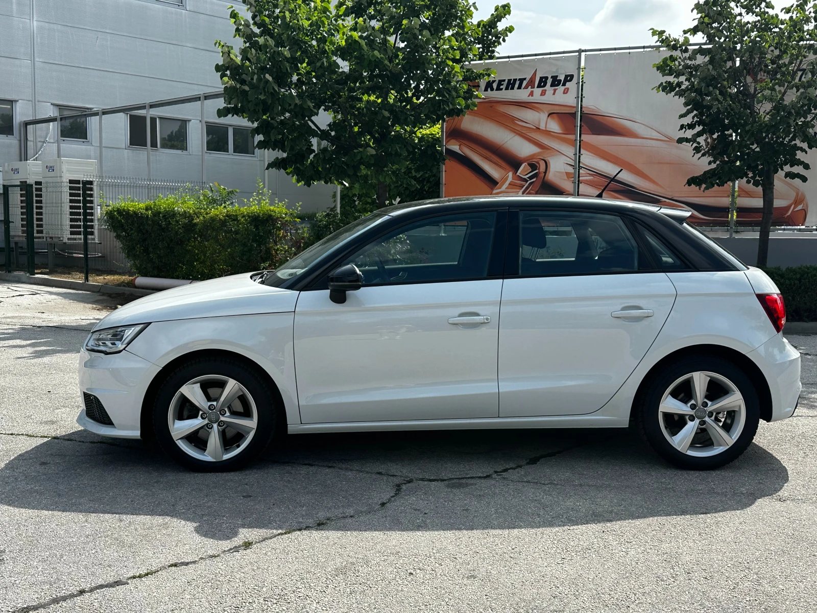 Audi A1 S-line/Sportback/Автоматик/ГАРАНЦИЯ, снимка 2 - Автомобили и джипове - 55141452