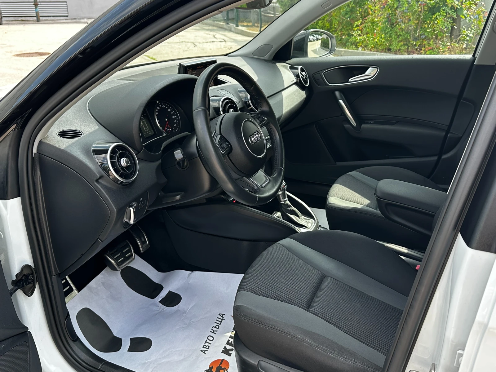 Audi A1 S-line/Sportback/Автоматик/ГАРАНЦИЯ, снимка 11 - Автомобили и джипове - 55141452