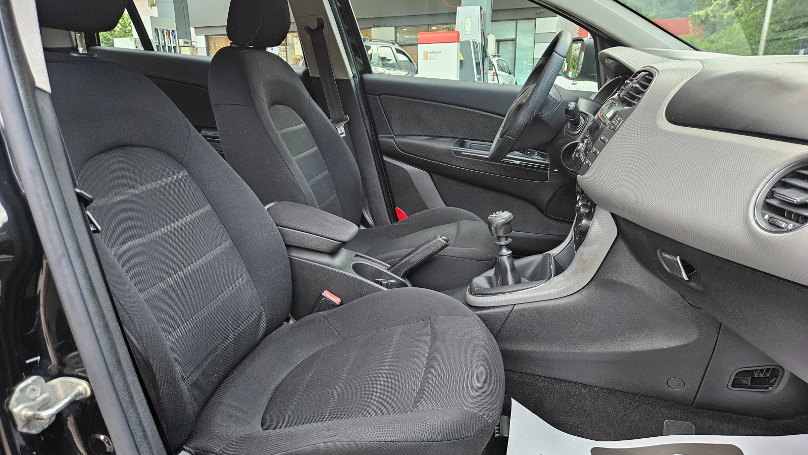 Fiat Bravo 1.6  M-Jet 6skorosti/Euro-5, снимка 13 - Автомобили и джипове - 55292286