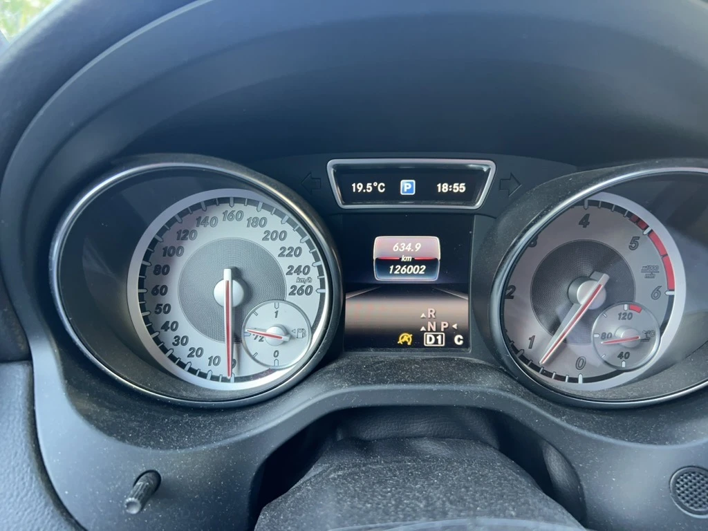 Mercedes-Benz CLA 220, снимка 9 - Автомобили и джипове - 55702563