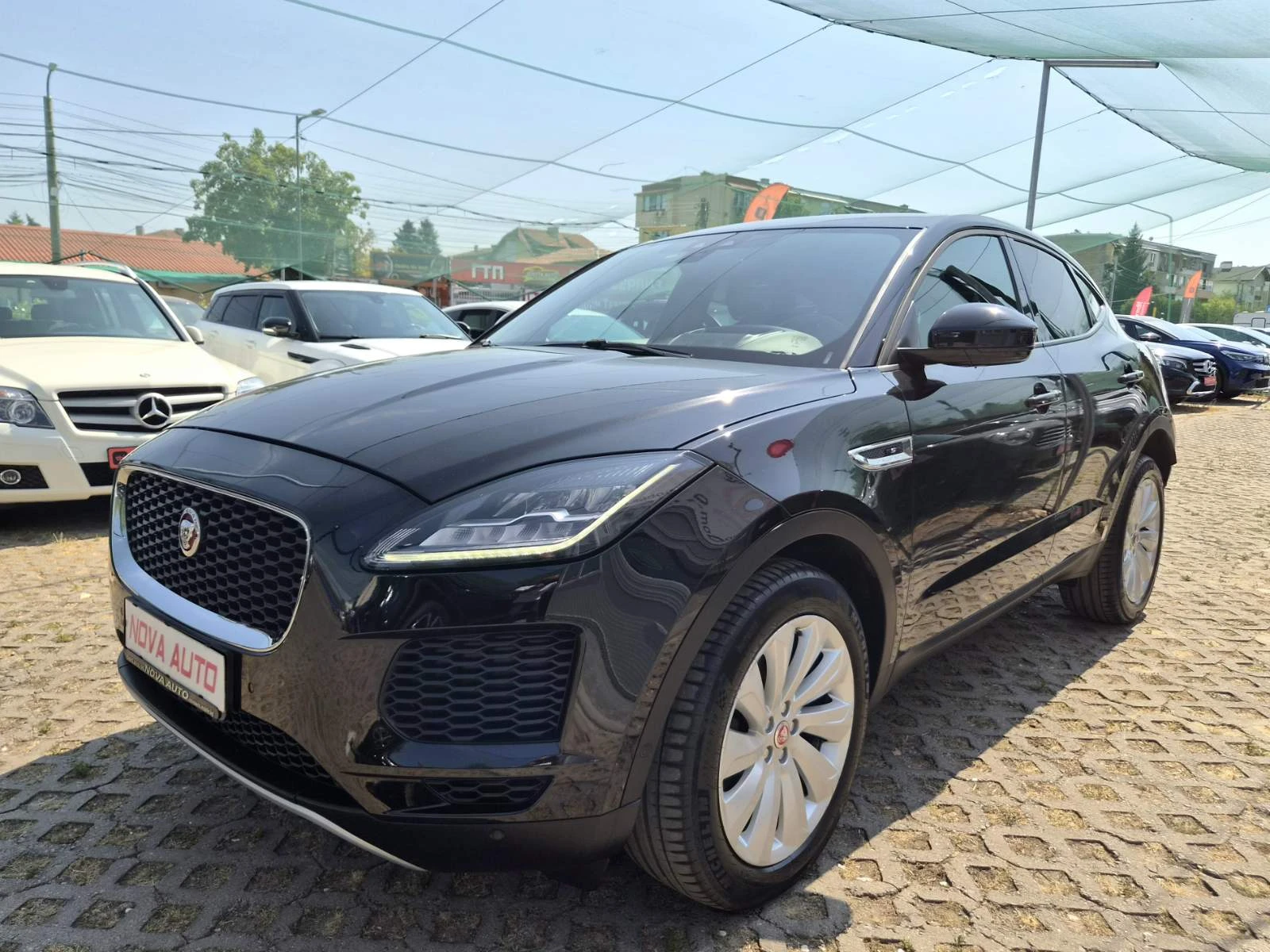 Jaguar E-pace 2.0D-180кс-HEAD UP-142.000км