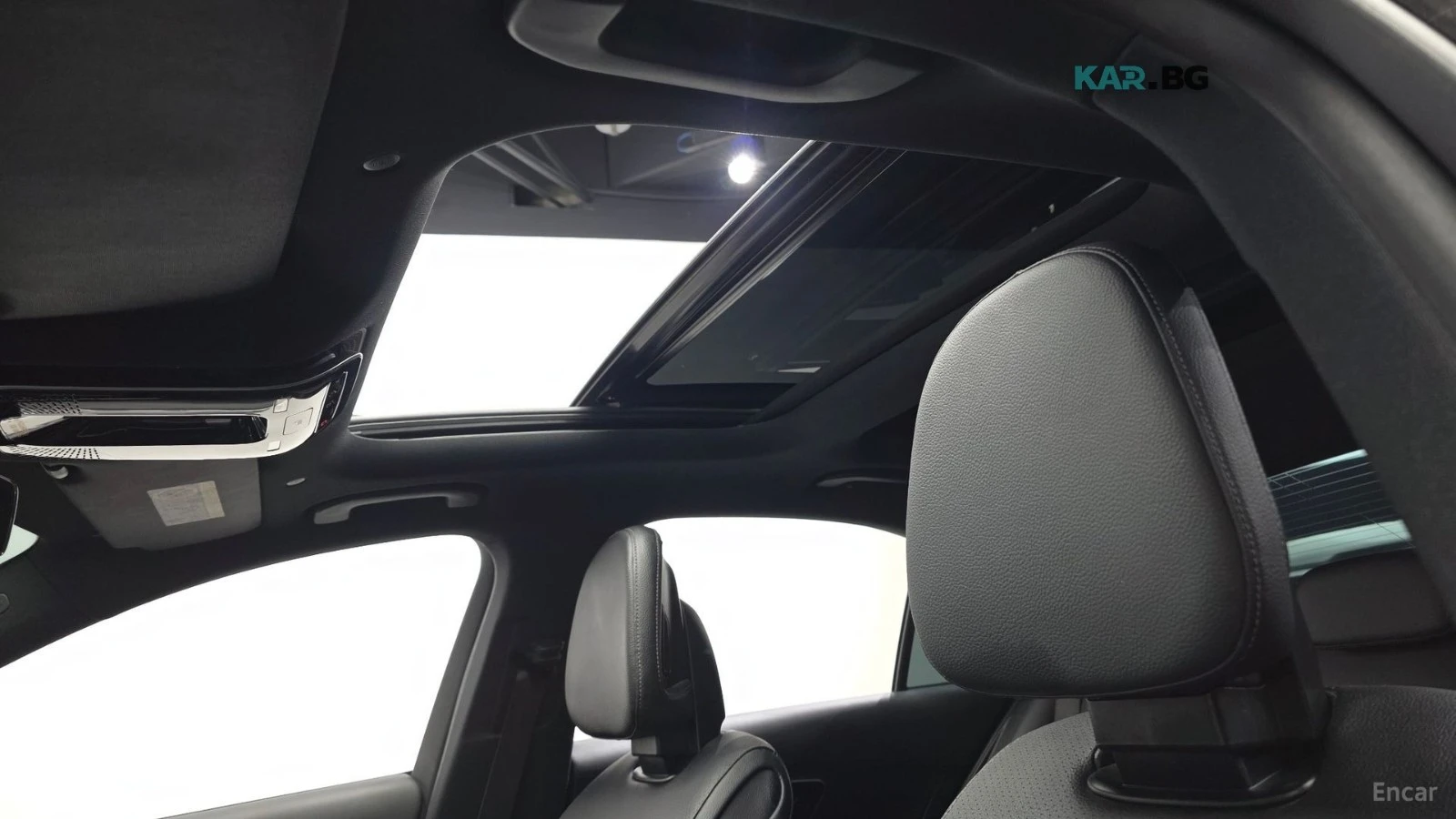 Mercedes-Benz C 300 4MATIC* AMG LINE* 360* HUD* ПАНО* ПОДГРЕВ* , снимка 17 - Автомобили и джипове - 55898590