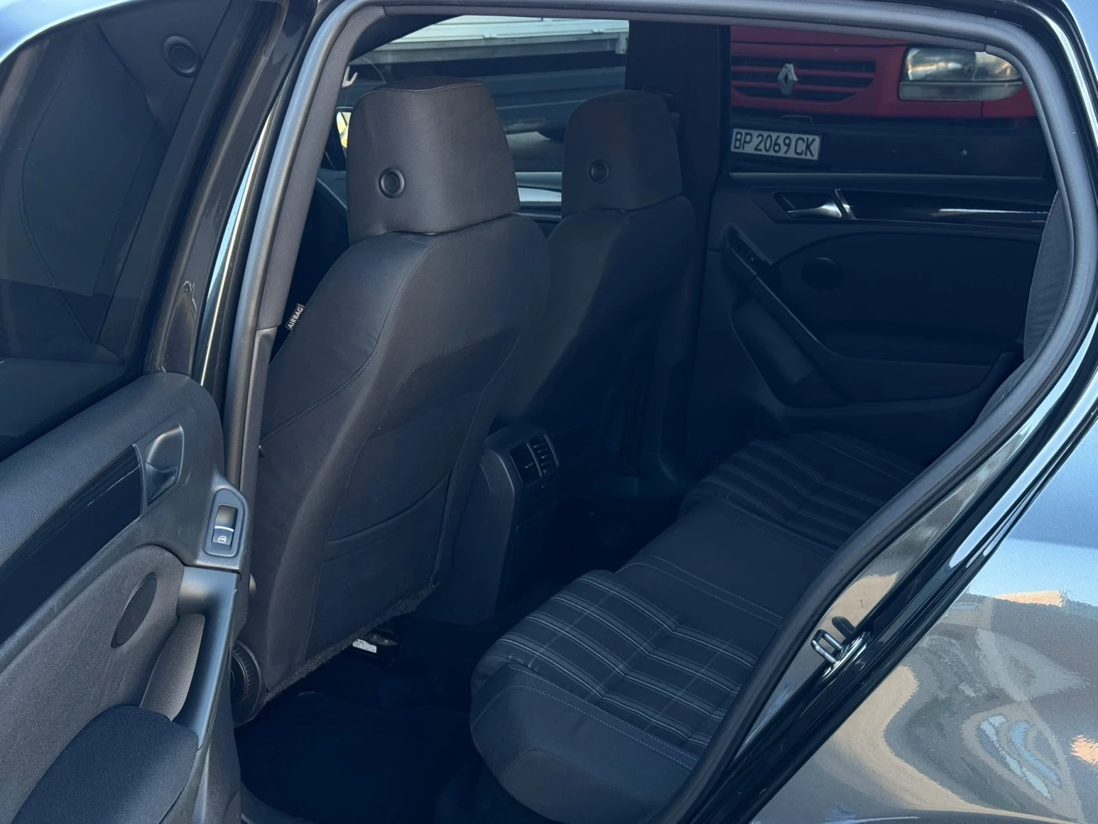 VW Golf, снимка 11 - Автомобили и джипове - 56404783