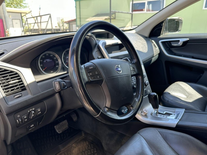 Volvo XC60, снимка 5 - Автомобили и джипове - 45383660