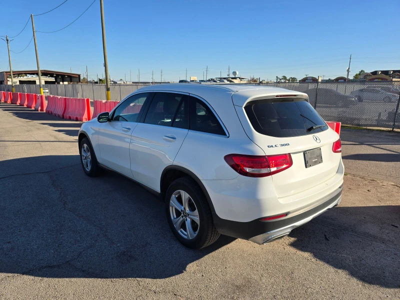 Mercedes-Benz GLC 300 2 КЛЮЧА/ПАНО/НАВИ/ПОДГРЕВ/KEYLESS/LANE ASSIST, снимка 4 - Автомобили и джипове - 48463148