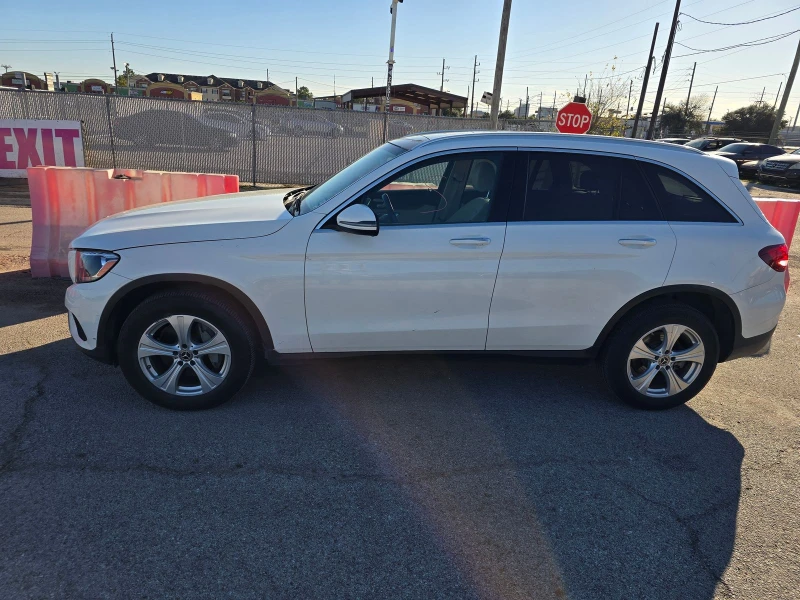 Mercedes-Benz GLC 300 2 КЛЮЧА/ПАНО/НАВИ/ПОДГРЕВ/KEYLESS/LANE ASSIST, снимка 3 - Автомобили и джипове - 48463148