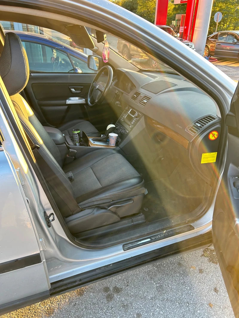 Volvo Xc90 2.4, снимка 9 - Автомобили и джипове - 52101573