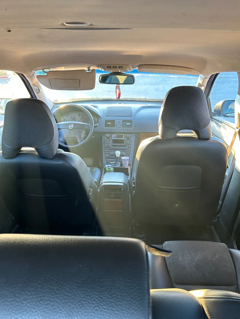 Volvo Xc90 2.4, снимка 8 - Автомобили и джипове - 52101573