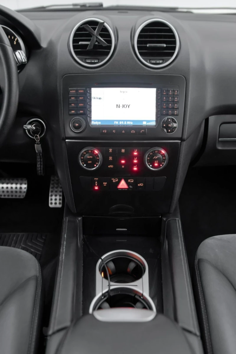 Mercedes-Benz ML 320 Sport, снимка 17 - Автомобили и джипове - 52597061