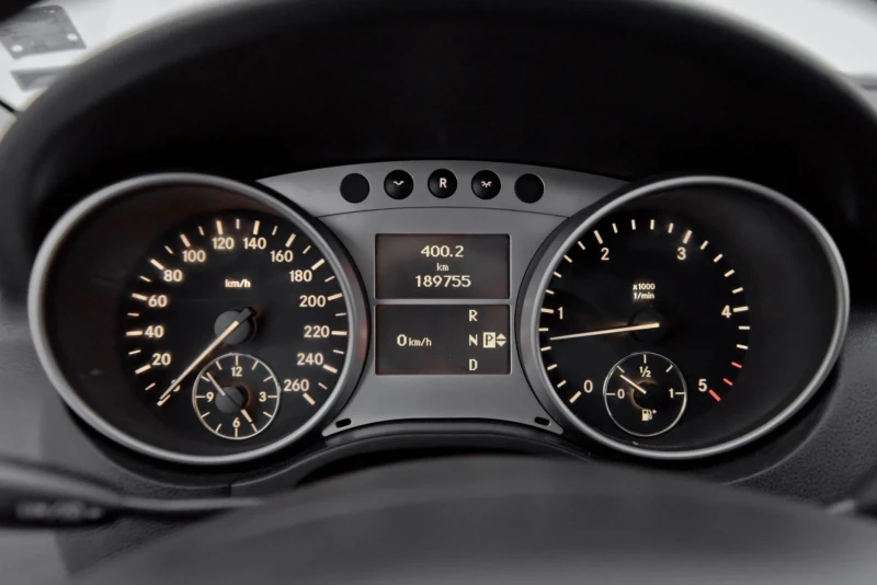 Mercedes-Benz ML 320 Sport, снимка 16 - Автомобили и джипове - 52597061