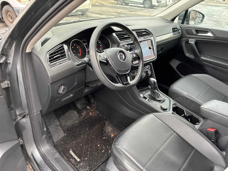 VW Tiguan * 4MOTION * CARFAX * БЕЗ ПЪРВОНАЧАЛНА ВНОСКА, снимка 5 - Автомобили и джипове - 52940252