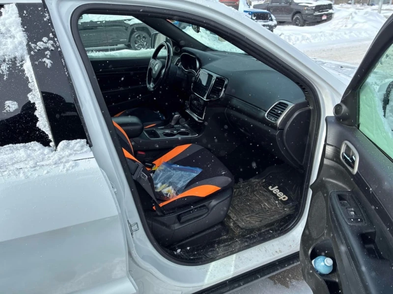 Jeep Grand cherokee * Laredo * CARFAX * , снимка 10 - Автомобили и джипове - 53224587