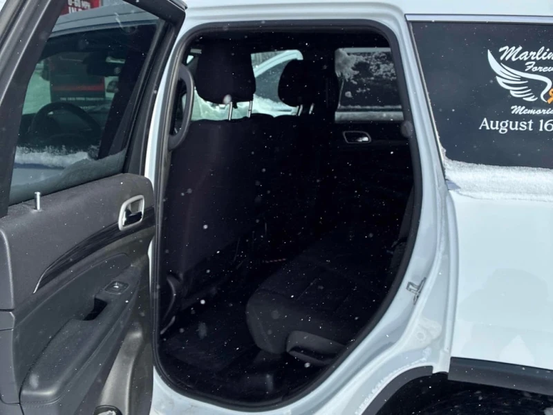 Jeep Grand cherokee * Laredo * CARFAX * , снимка 11 - Автомобили и джипове - 53224587