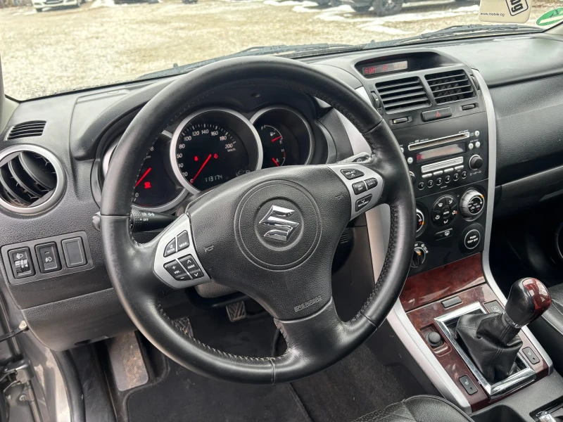 Suzuki Grand vitara 2.0 Бензин 4х4 Клима Кожа, снимка 9 - Автомобили и джипове - 53392992