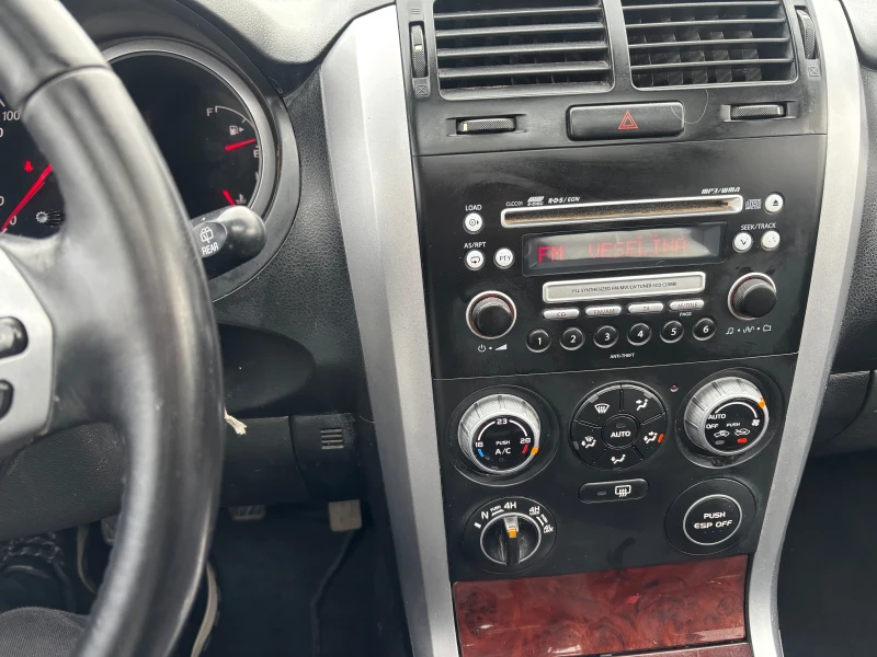 Suzuki Grand vitara 2.0 Бензин 4х4 Клима Кожа, снимка 10 - Автомобили и джипове - 53392992