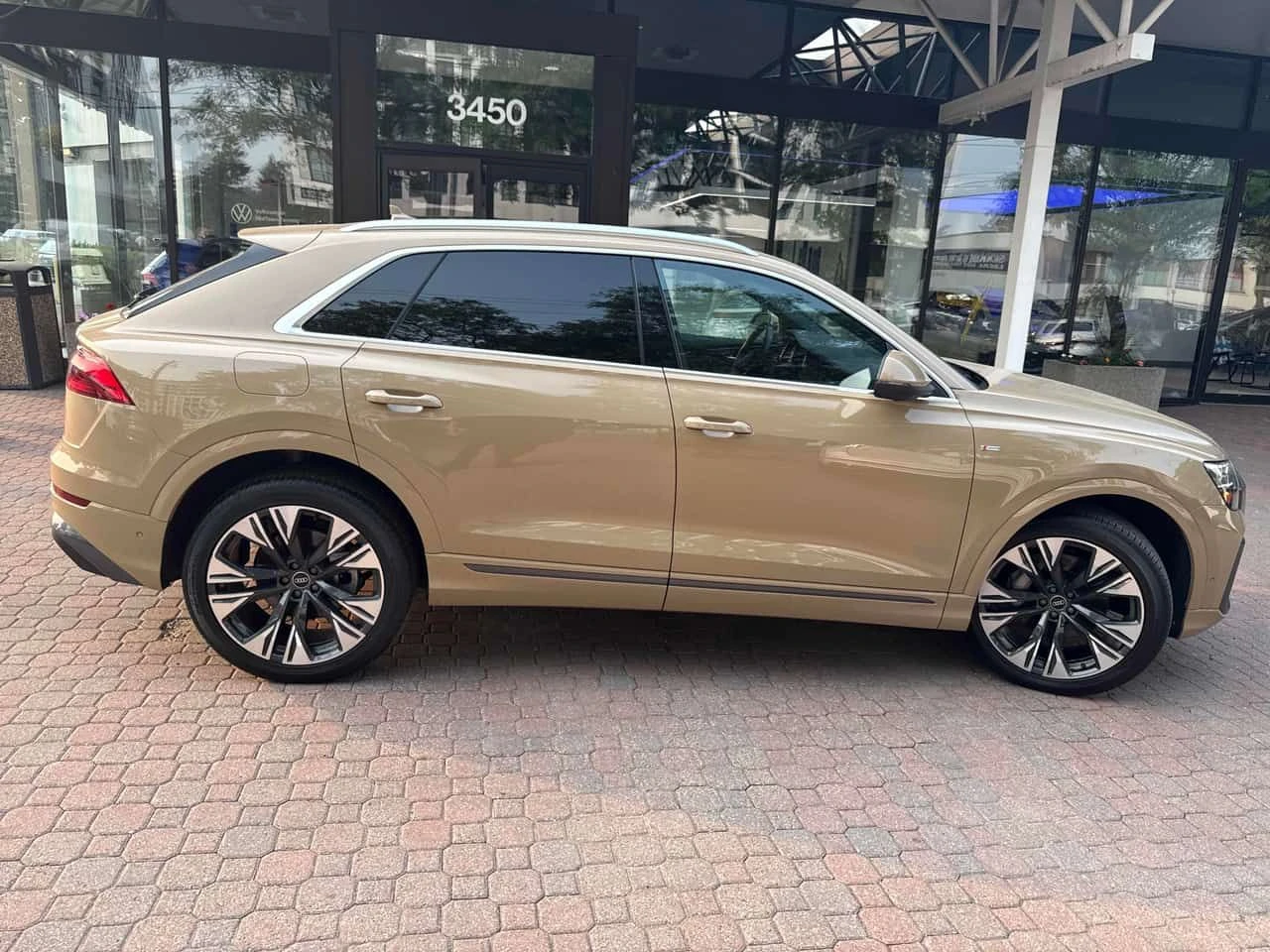 Audi Q8 Progressiv  CARFAX | Mobile.bg � ����������� 3