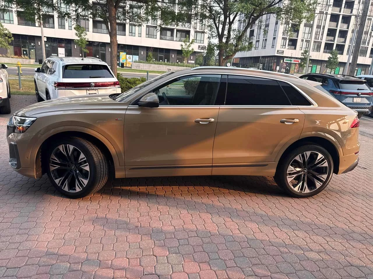 Audi Q8 Progressiv  CARFAX | Mobile.bg � ����������� 2