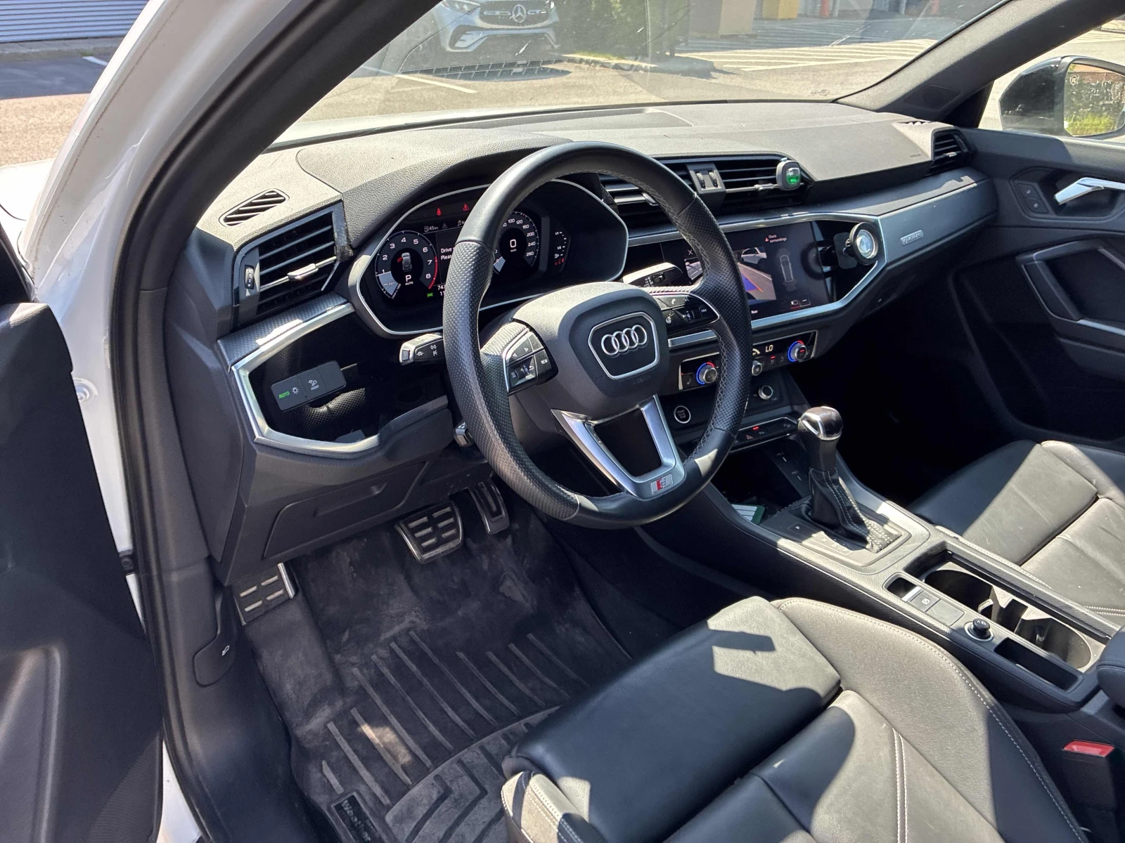 Audi Q3 Progressiv, снимка 5 - Автомобили и джипове - 55721510