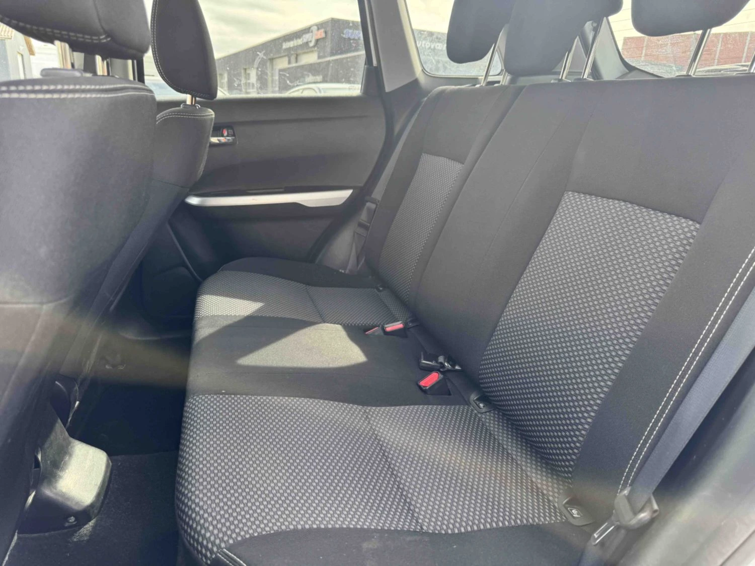 Suzuki Vitara Active 1.6 Бензин, снимка 7 - Автомобили и джипове - 55733280