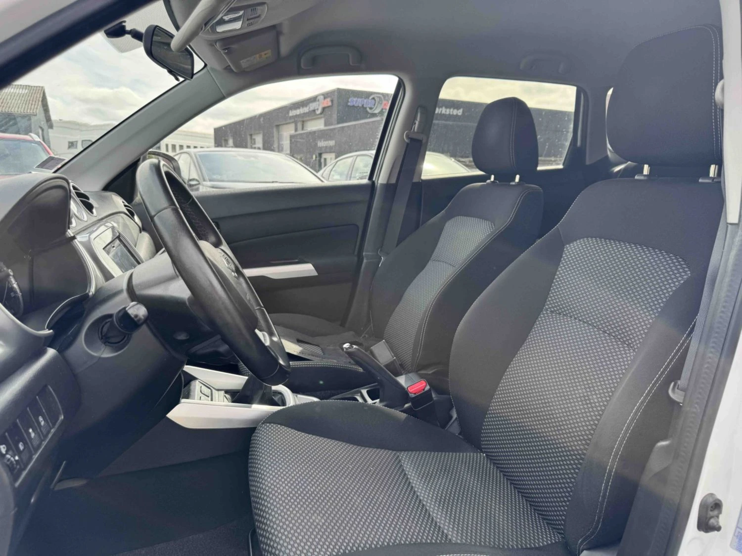 Suzuki Vitara Active 1.6 Бензин, снимка 6 - Автомобили и джипове - 55733280