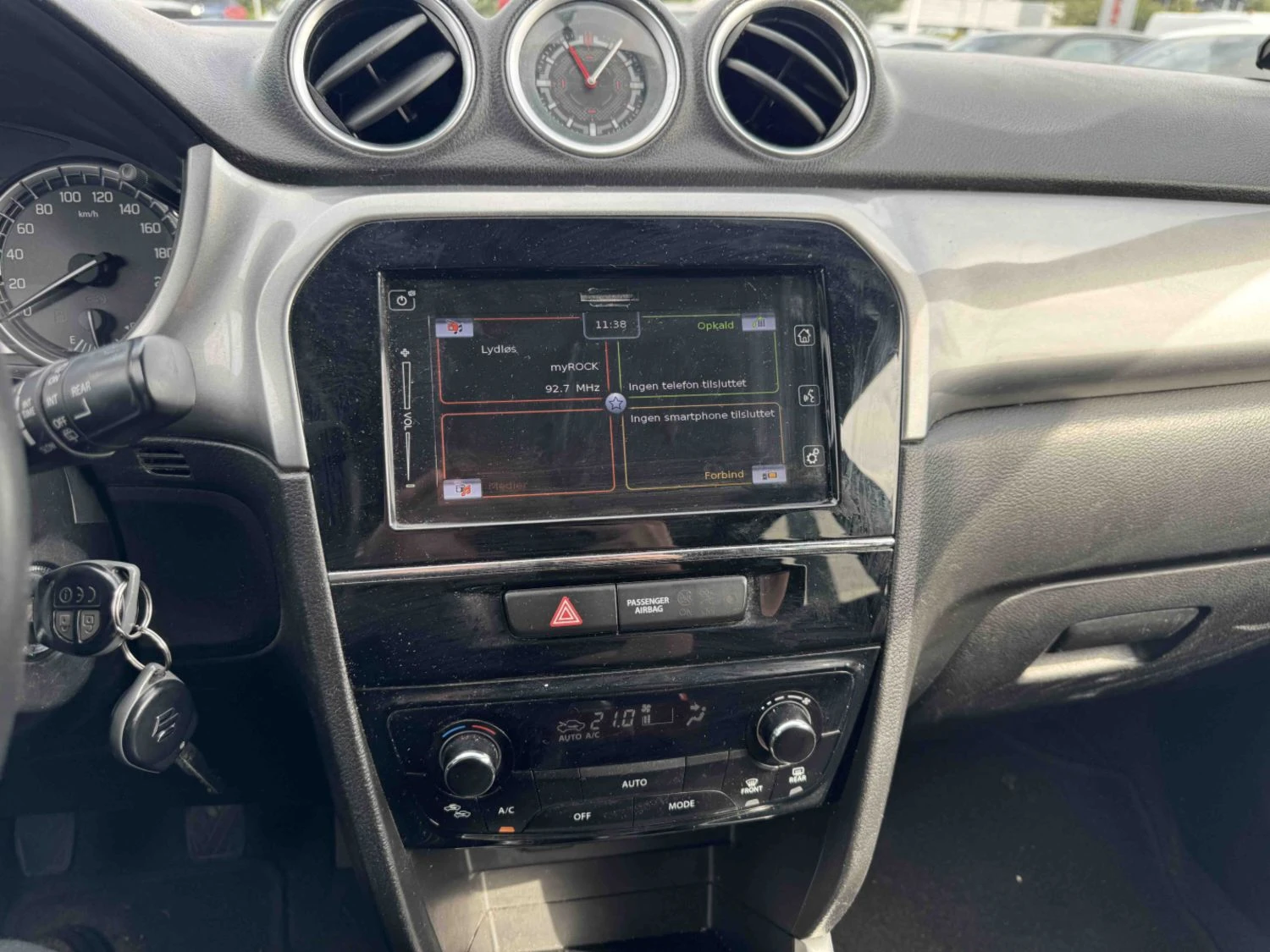 Suzuki Vitara Active 1.6 Бензин, снимка 5 - Автомобили и джипове - 55733280