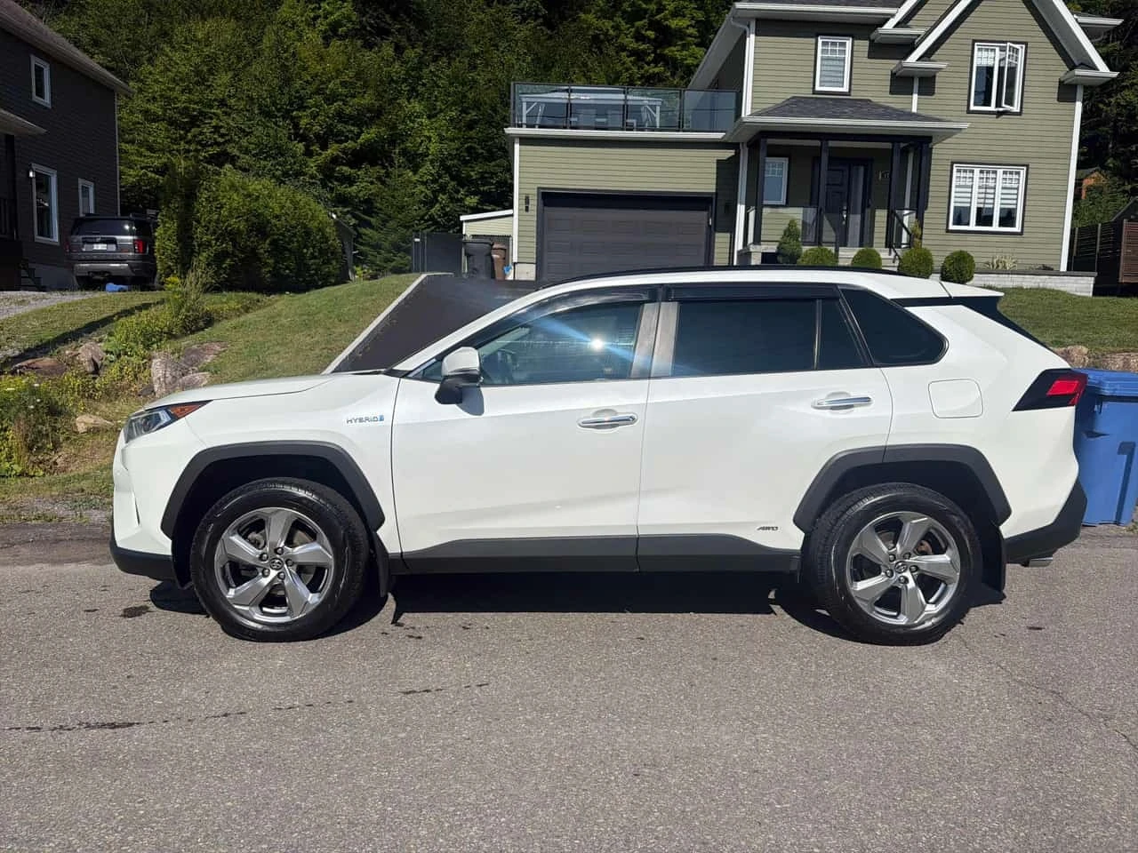 Toyota Rav4 AWD Hybrid Limited  CARFAX, снимка 2 - Автомобили и джипове - 56293002