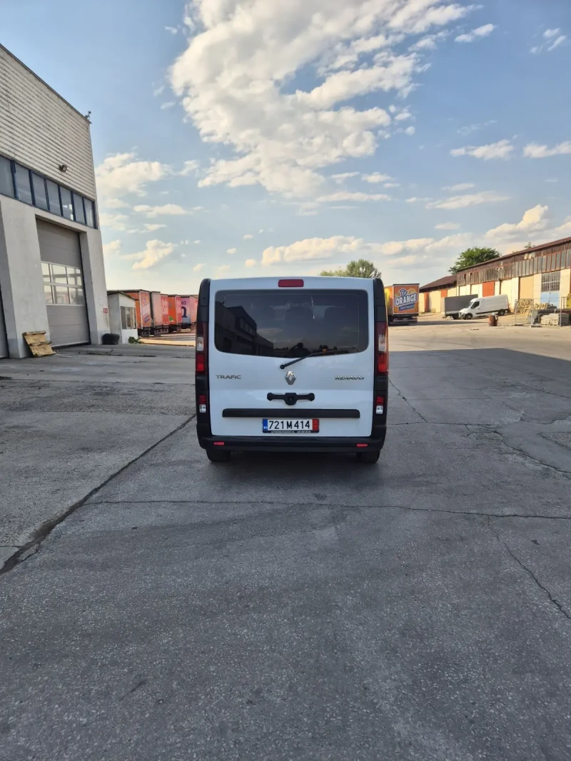 Renault Trafic 1.6 DCI Energy + ДДС, снимка 6 - Бусове и автобуси - 52543087
