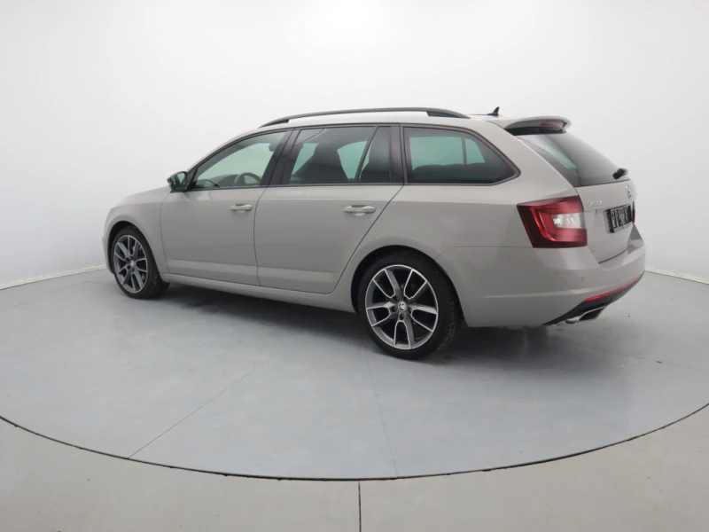 Skoda Octavia, снимка 8 - Автомобили и джипове - 48151369