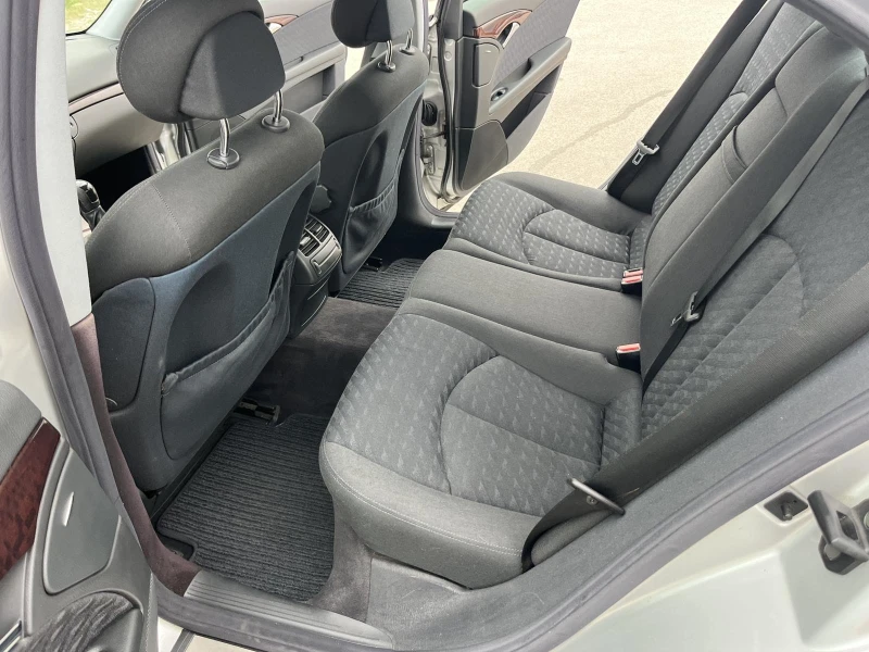 Mercedes-Benz E 220 2.2CDI 122кс 6 СКОРОСТИ 234 000км ПЕРФЕКТЕН, снимка 9 - Автомобили и джипове - 51851698