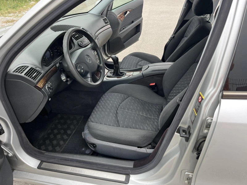 Mercedes-Benz E 220 2.2CDI 122кс 6 СКОРОСТИ 234 000км ПЕРФЕКТЕН, снимка 8 - Автомобили и джипове - 51851698