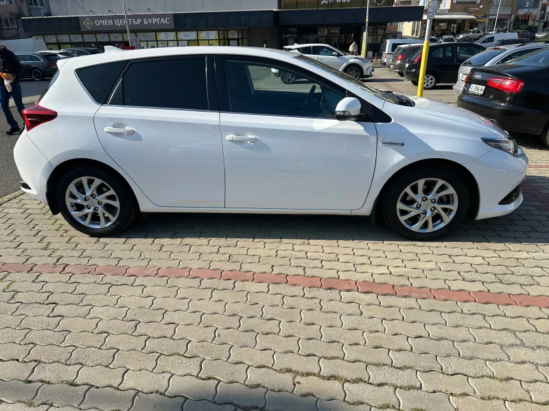 Toyota Auris, снимка 6 - Автомобили и джипове - 52487123