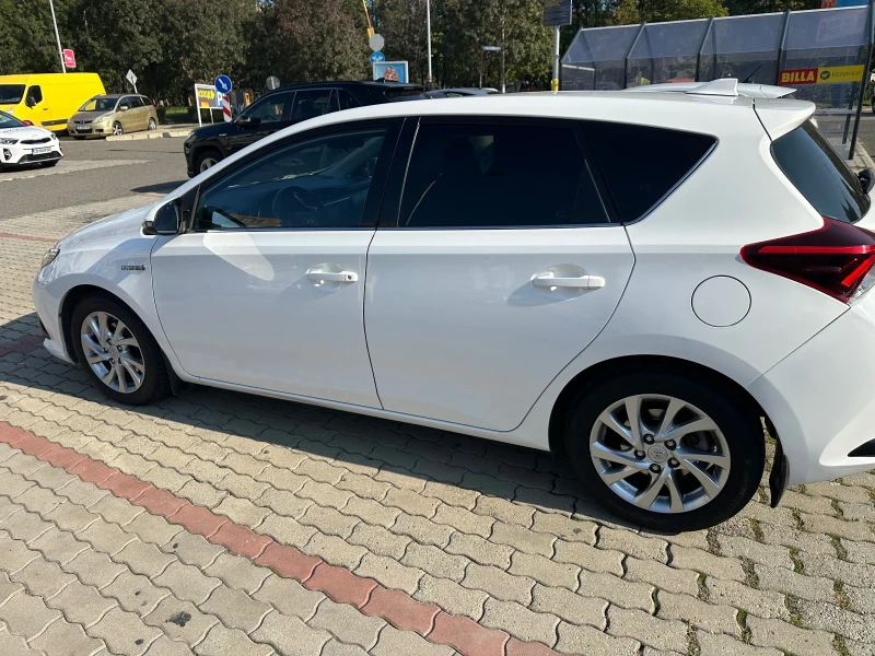 Toyota Auris, снимка 7 - Автомобили и джипове - 52487123
