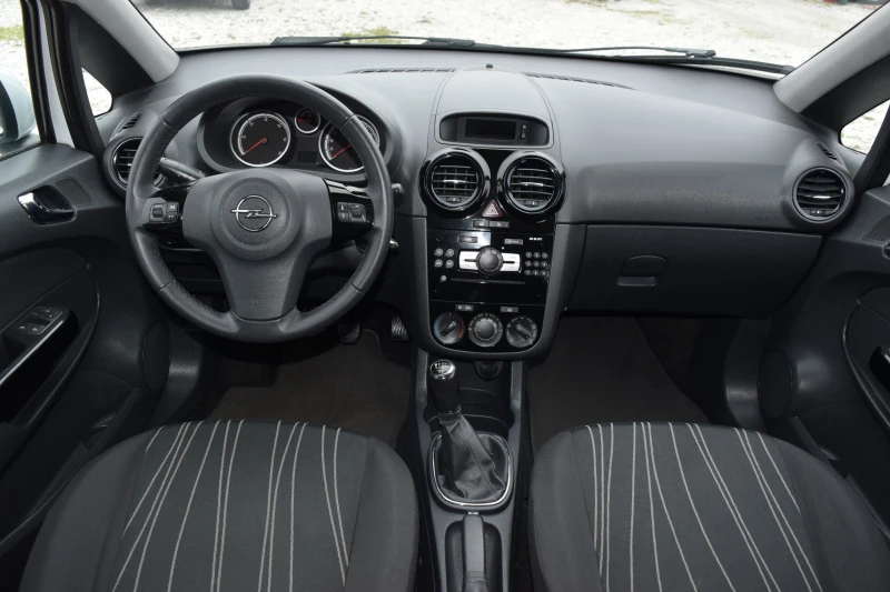 Opel Corsa 1.3 CDTI* Euro5, снимка 11 - Автомобили и джипове - 52446903