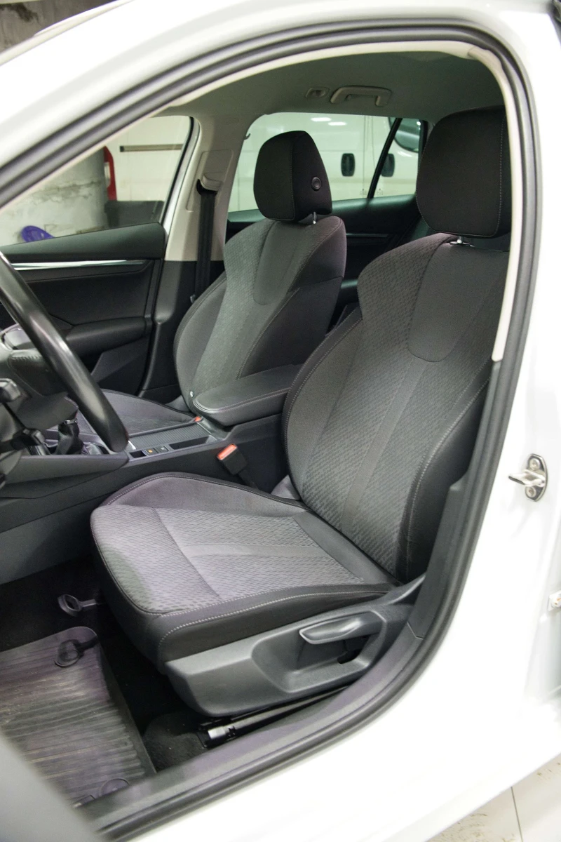 Skoda Octavia, снимка 14 - Автомобили и джипове - 53058354